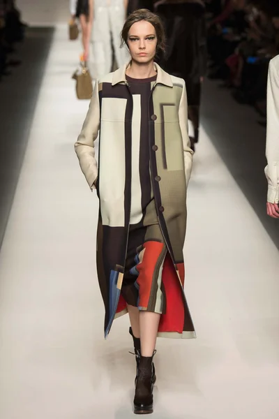 Look 34